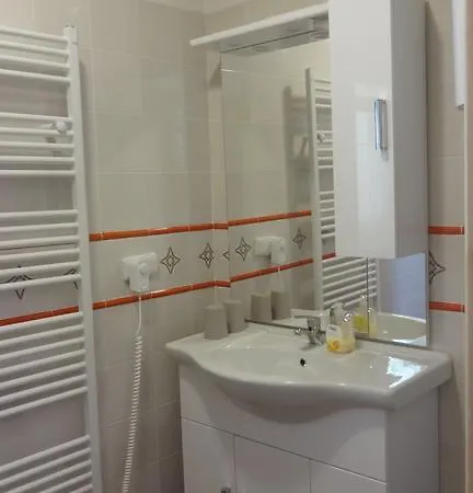 Chaloupka Za Potuckem Zupanovice