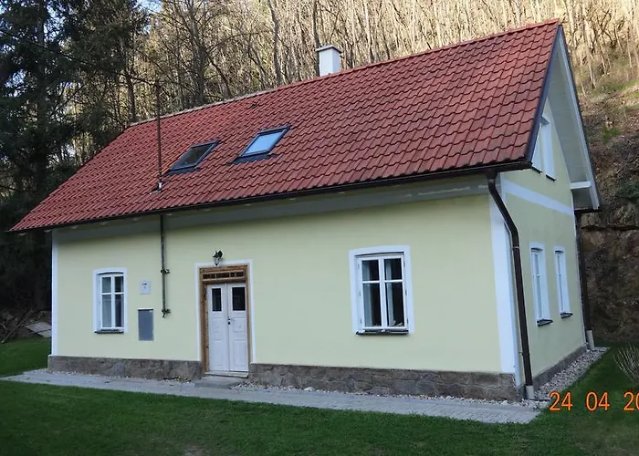 Chaloupka Za Potuckem Županovice